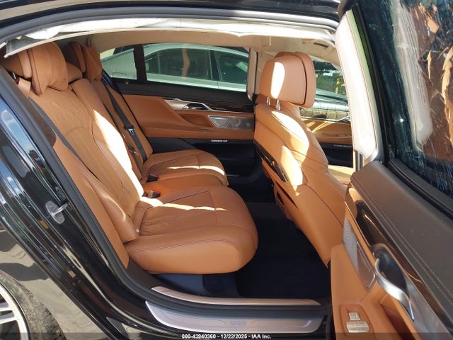 Продажа на аукционе авто 2016 Bmw 750i Xdrive, vin: WBA7F2C54GG418110, номер лота: 43940360