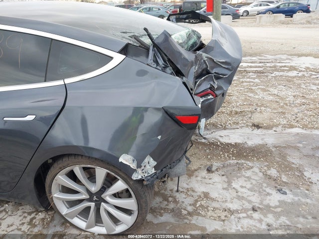 Продажа на аукционе авто 2019 Tesla Model 3 Long Range/mid Range/standard Range/standard Range Plus, vin: 5YJ3E1EA5KF308176, номер лота: 43940372