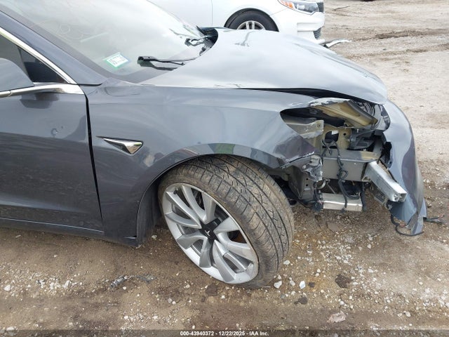 Продажа на аукционе авто 2019 Tesla Model 3 Long Range/mid Range/standard Range/standard Range Plus, vin: 5YJ3E1EA5KF308176, номер лота: 43940372