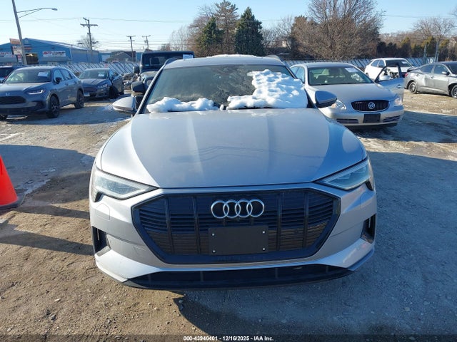 WA1AAAGE0MB026711 Audi E-tron Premium Quattro