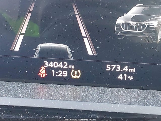 WA1AAAGE0MB026711 Audi E-tron Premium Quattro