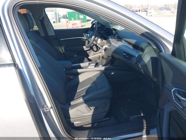2021 AUDI E-TRON WA1AAAGE0MB026711 Photo 4
