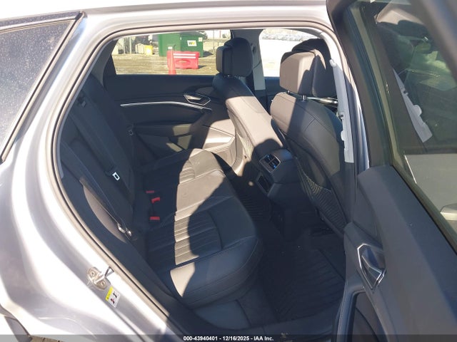 2021 AUDI E-TRON WA1AAAGE0MB026711 Photo 7