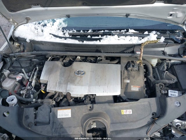 JTDL9MFUXN3038099 Toyota Prius Le Awd-e