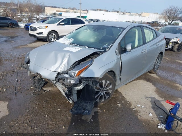 JTDL9MFUXN3038099 Toyota Prius Le Awd-e