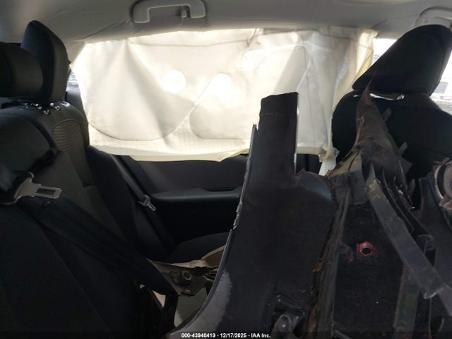 JTDL9MFUXN3038099 Toyota Prius Le Awd-e