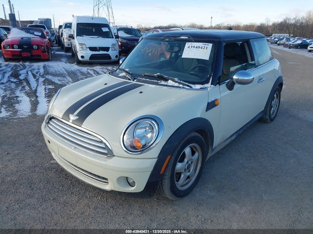 2009 MINI COOPER WMWMF33579TW72686 Photo 1