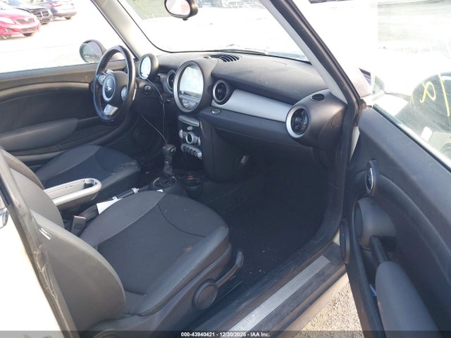2009 MINI COOPER WMWMF33579TW72686 Photo 4