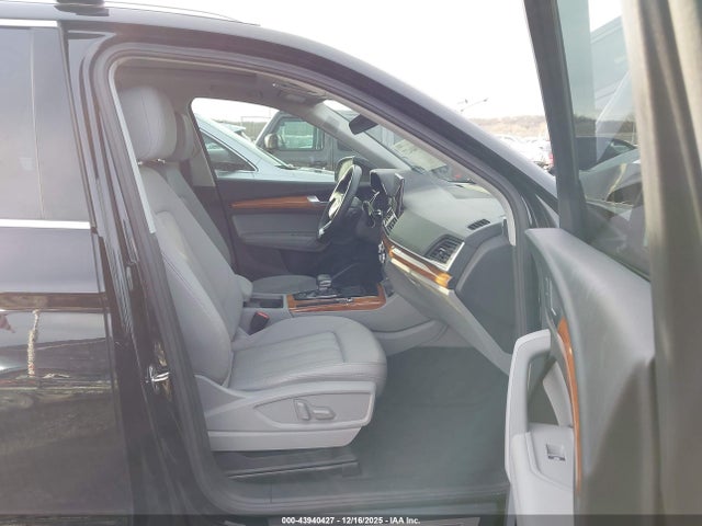 Продаж на аукціоні авто 2023 Audi Q5 Premium Plus 45 Tfsi S Line Quattro, vin: WA1EAAFY2P2031426, номер лоту: 43940427