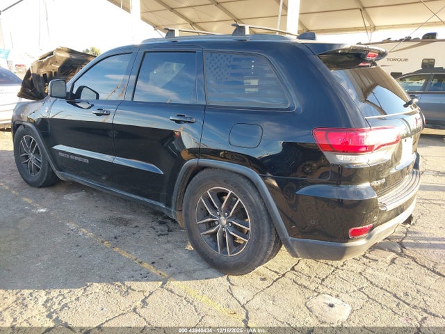 1C4RJFLG7JC135055 Jeep Grand Cherokee Trailhawk 4x4