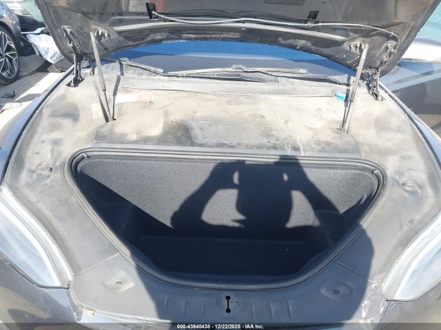 2016 TESLA MODEL S 5YJSA1E14GF176557 Photo 9