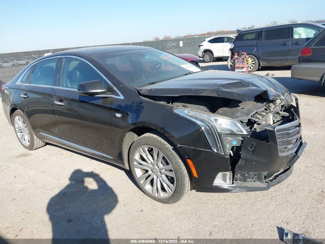 2018 CADILLAC XTS 2G61M5S36J9121817 Photo 0
