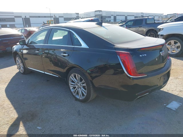 2018 CADILLAC XTS 2G61M5S36J9121817 Photo 2