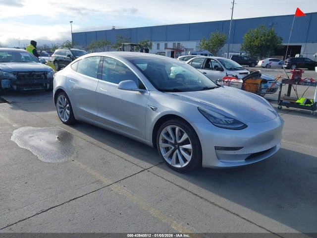 2018 TESLA MODEL 3 5YJ3E1EAXJF061297 Photo 0