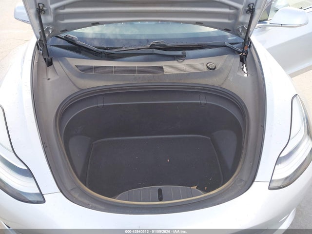 2018 TESLA MODEL 3 5YJ3E1EAXJF061297 Photo 9