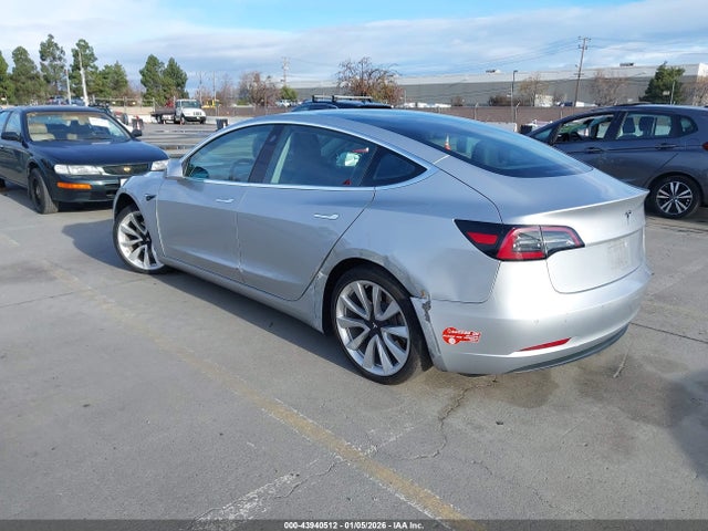 2018 TESLA MODEL 3 5YJ3E1EAXJF061297 Photo 2