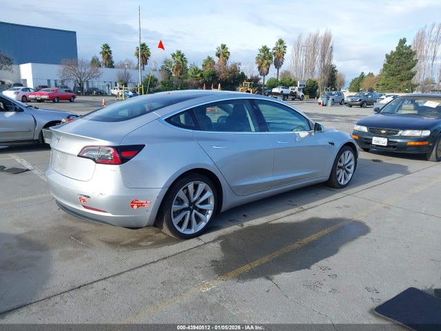 2018 TESLA MODEL 3 5YJ3E1EAXJF061297 Photo 3