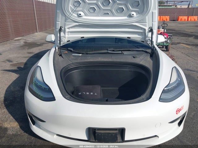 2018 TESLA MODEL 3 5YJ3E1EB5JF067677 Photo 9