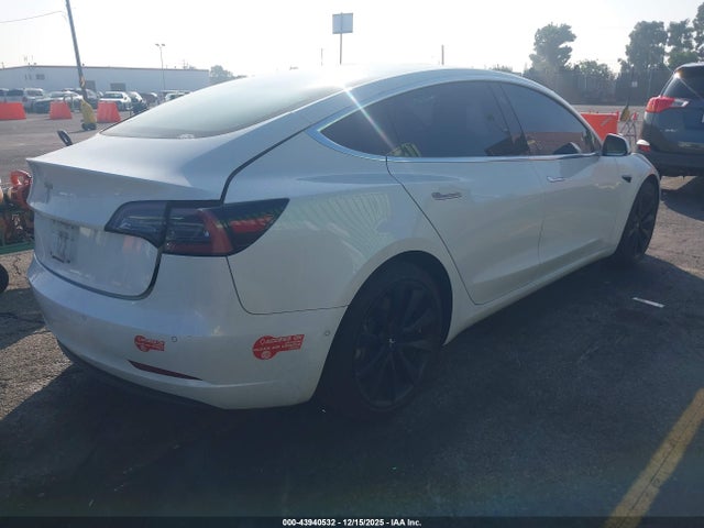 2018 TESLA MODEL 3 5YJ3E1EB5JF067677 Photo 3