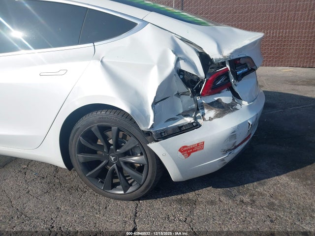 2018 TESLA MODEL 3 5YJ3E1EB5JF067677 Photo 5