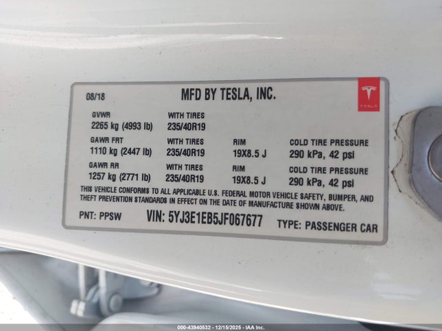 2018 TESLA MODEL 3 5YJ3E1EB5JF067677 Photo 8