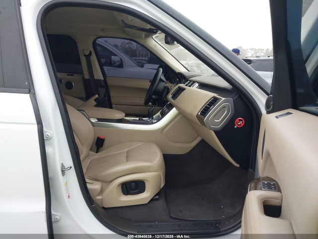 Продаж на аукціоні авто 2016 Land Rover Range Rover Sport 3.0l V6 Supercharged Se, vin: SALWG2VF7GA581797, номер лоту: 43940539