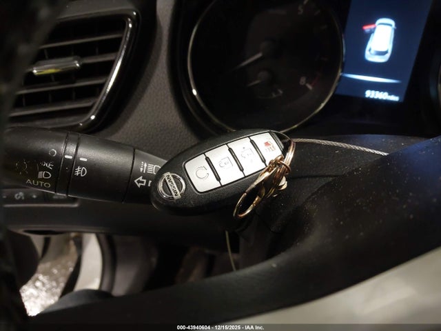 2017 NISSAN ROGUE JN8AT2MV8HW002363 Photo 10