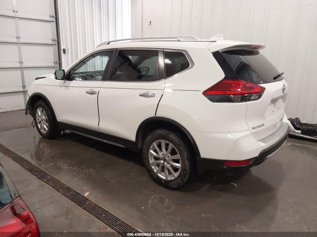 2017 NISSAN ROGUE JN8AT2MV8HW002363 Photo 2