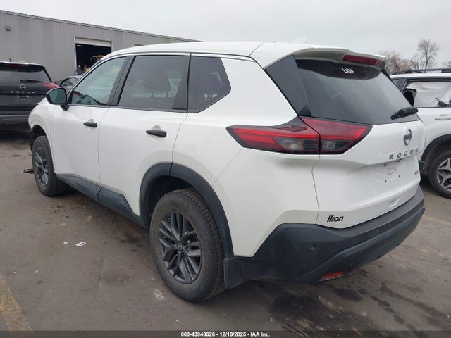 5N1AT3AB9MC824172 Nissan Rogue S Intelligent Awd