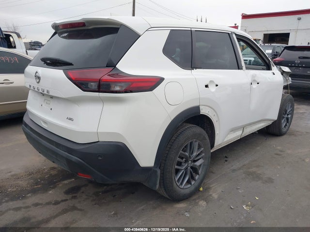 5N1AT3AB9MC824172 Nissan Rogue S Intelligent Awd