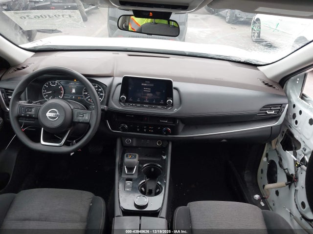5N1AT3AB9MC824172 Nissan Rogue S Intelligent Awd