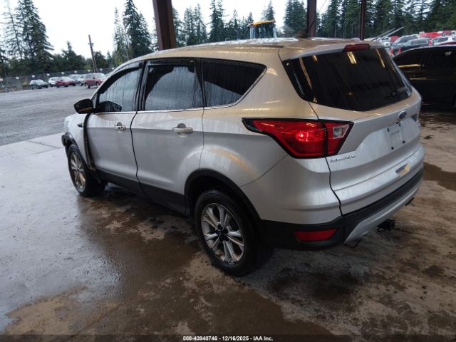 2019 FORD ESCAPE 1FMCU0GDXKUC46006 Photo 2