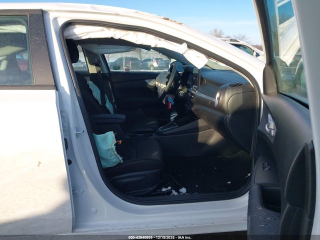 2024 Kia Forte Lxs მანქანა იყიდება აუქციონზე, vin: 3KPF24AD7RE760265, აუქციონის ნომერი: 43940805