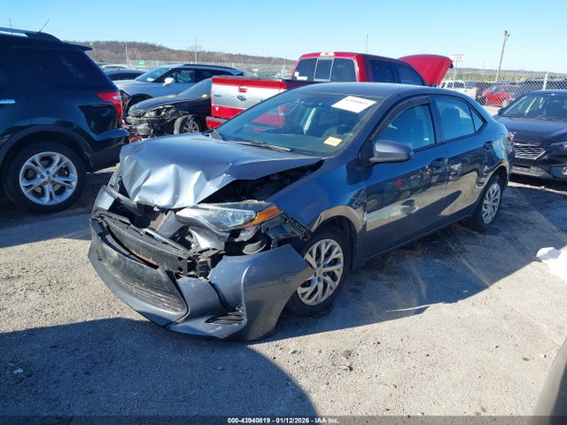 Продажа на аукционе авто 2018 Toyota Corolla Le, vin: 2T1BURHEXJC105069, номер лота: 43940819