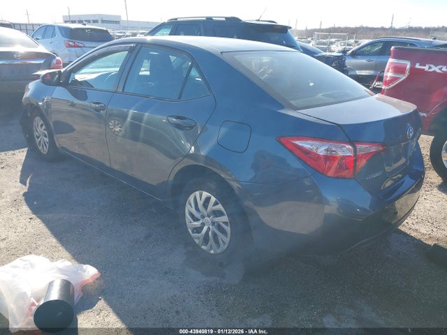Продажа на аукционе авто 2018 Toyota Corolla Le, vin: 2T1BURHEXJC105069, номер лота: 43940819