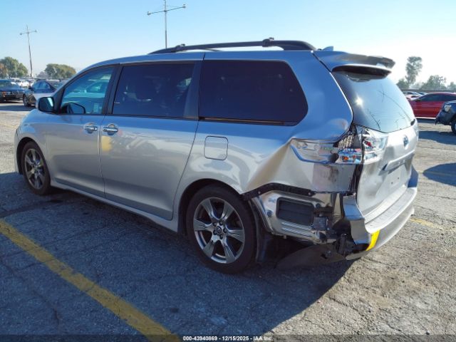 2018 TOYOTA SIENNA 5TDXZ3DC1JS945788 Photo 2