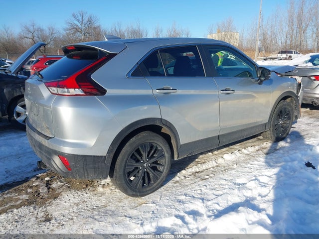 2022 MITSUBISHI ECLIPSE CROSS JA4ATVAA9NZ055673 Photo 3