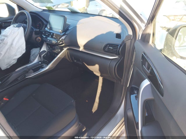 2022 MITSUBISHI ECLIPSE CROSS JA4ATVAA9NZ055673 Photo 4
