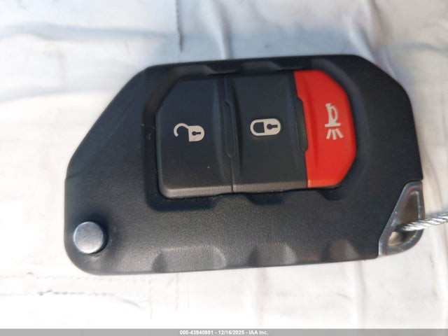 1C4HJXDG0MW505085 Jeep Wrangler Unlimited Sport S 4x4