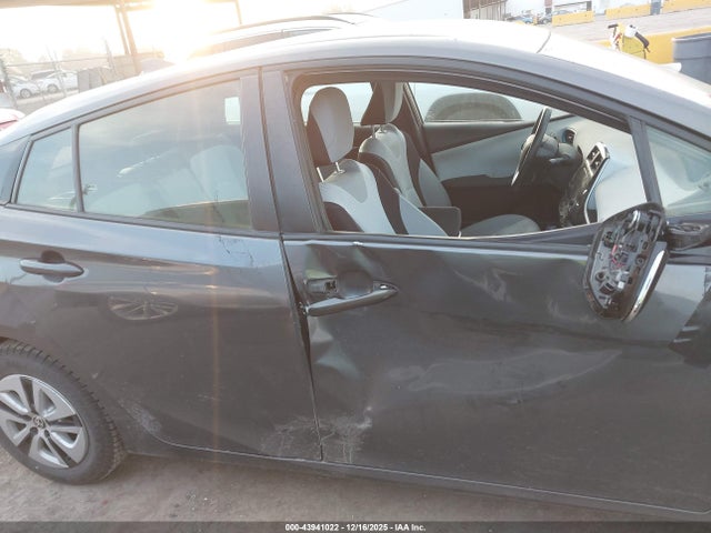 JTDKARFU0J3551646 Toyota Prius Three