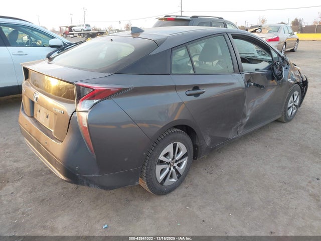 JTDKARFU0J3551646 Toyota Prius Three