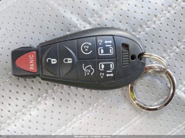 2009 CHRYSLER 300C 2C3KA63T39H562373 Photo 10