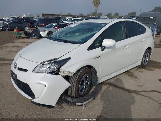 Toyota Prius Two 2015 JTDKN3DU5F0454357 Image 2