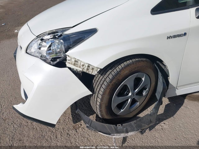 Toyota Prius Two 2015 JTDKN3DU5F0454357 Image 6