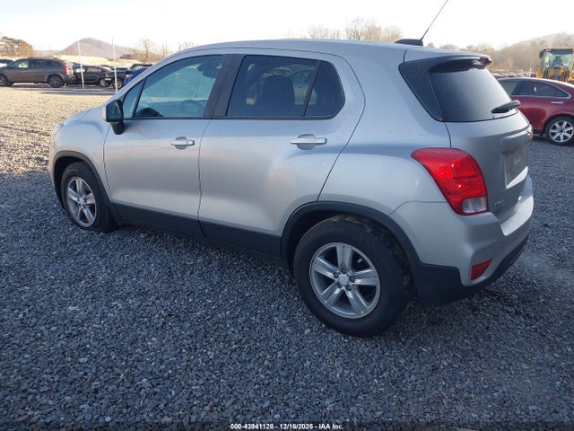 3GNCJKSB0KL295649 Chevrolet TRAX LS
