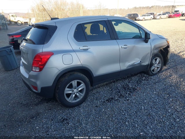 3GNCJKSB0KL295649 Chevrolet TRAX LS