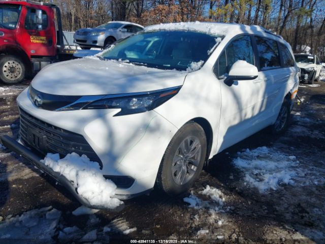 2024 TOYOTA SIENNA 5TDBSKFC9RS120583 Photo 1