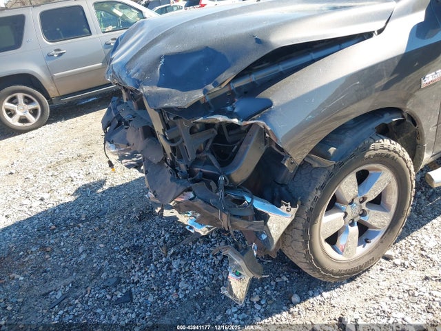 2017 RAM 1500 3C6RR6LT0HG584422 Photo 5