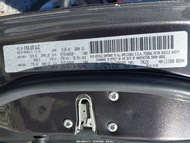 2017 RAM 1500 3C6RR6LT0HG584422 Photo 8