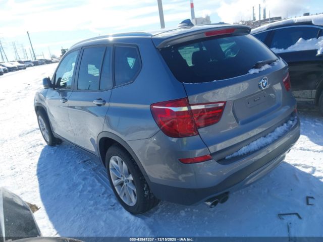 2017 BMW X3 5UXWX9C31H0W75334 Photo 2